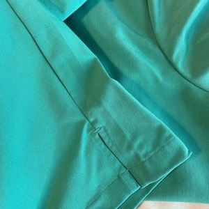 Mandala Women’s scrubs, size large. NWT!